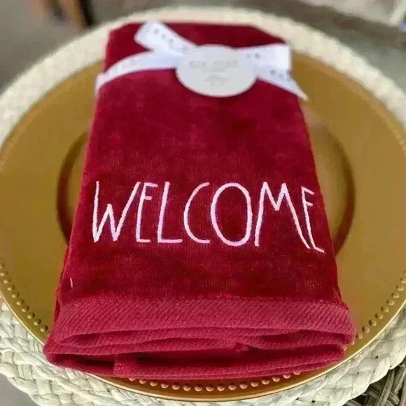 NEW SET of 2 - Rae Dunn - WELCOME - Beautiful Embroidered Burgundy Hand … - Picture 3 of 10